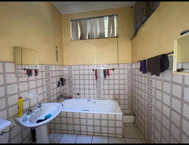 7 BEDROOM HOUSE FOR SALE IN MALVERN